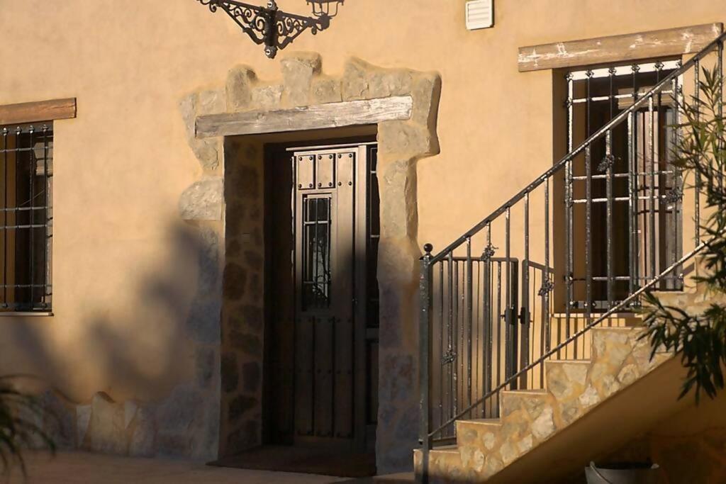 Chalet En Bodega La De Vitis Casas de Santa Cruz
